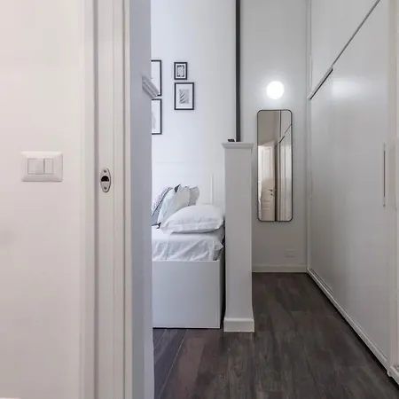 Apartment Joivy Chic For 3 Close To Sempione Park Milan